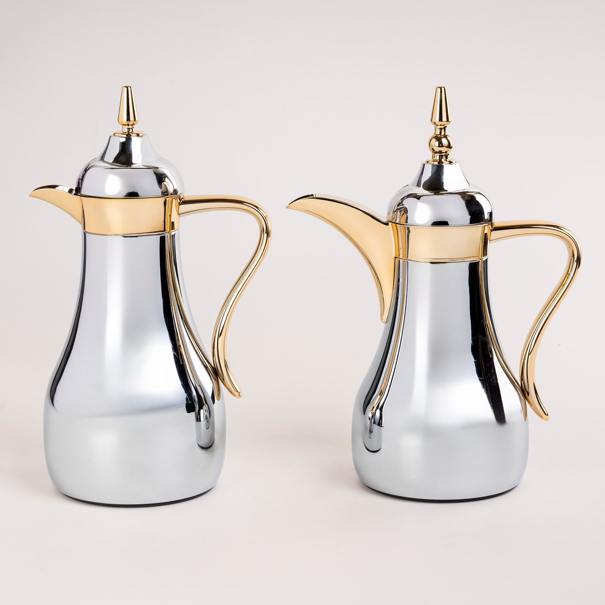 

Dallaty set of 2 steel vacuum flask chrome & gold 1L & 7ml