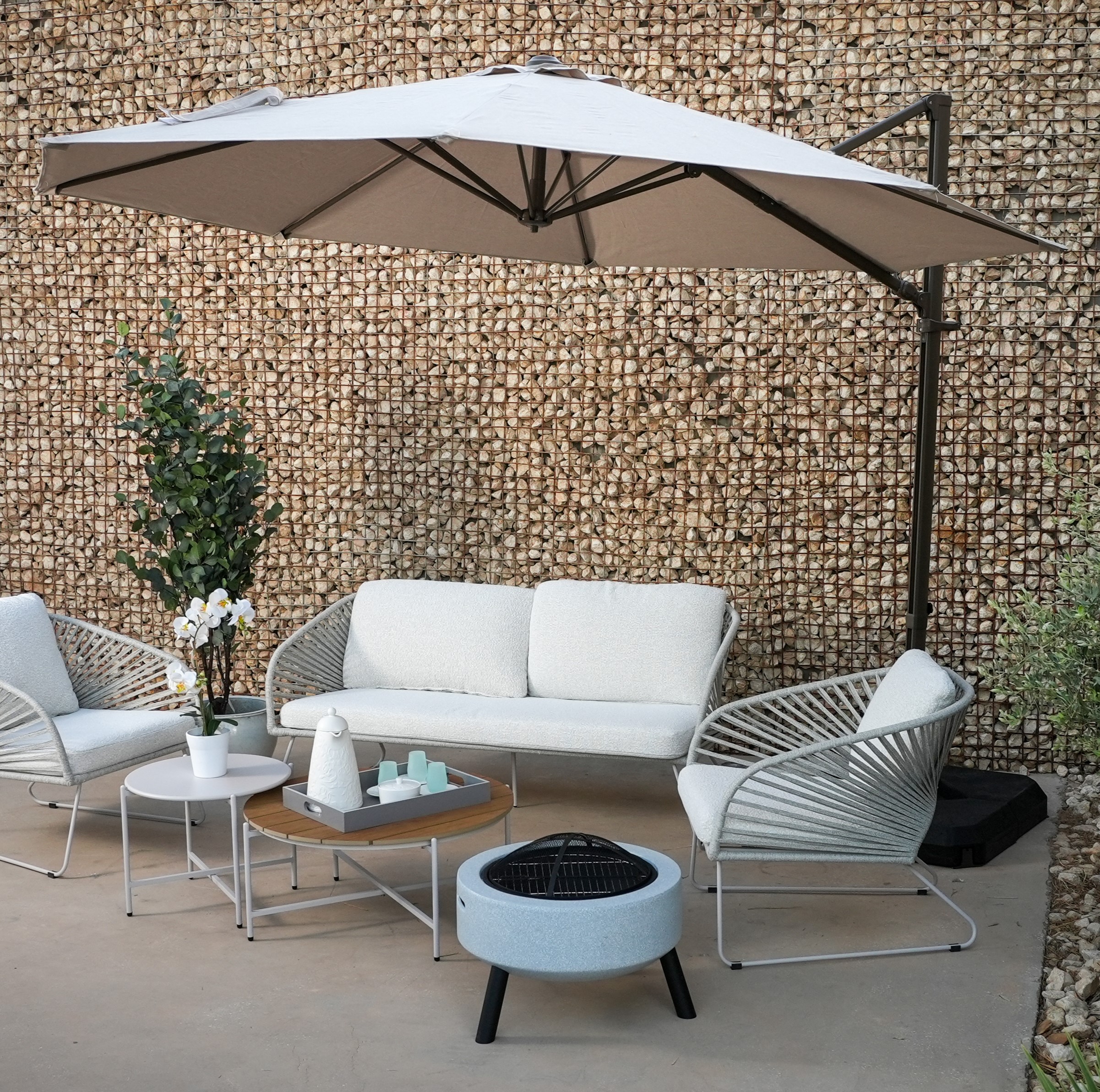 Homez aluminum hanging umbrella with base, beige