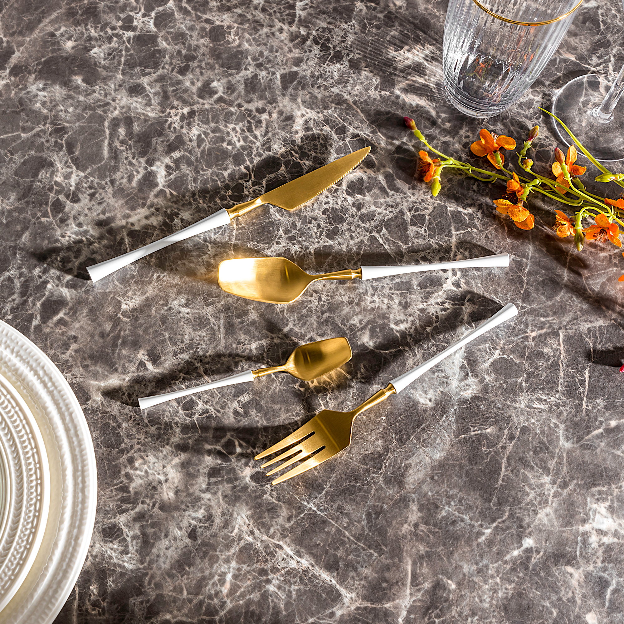 

16 Pcs Modern Cutlery Set