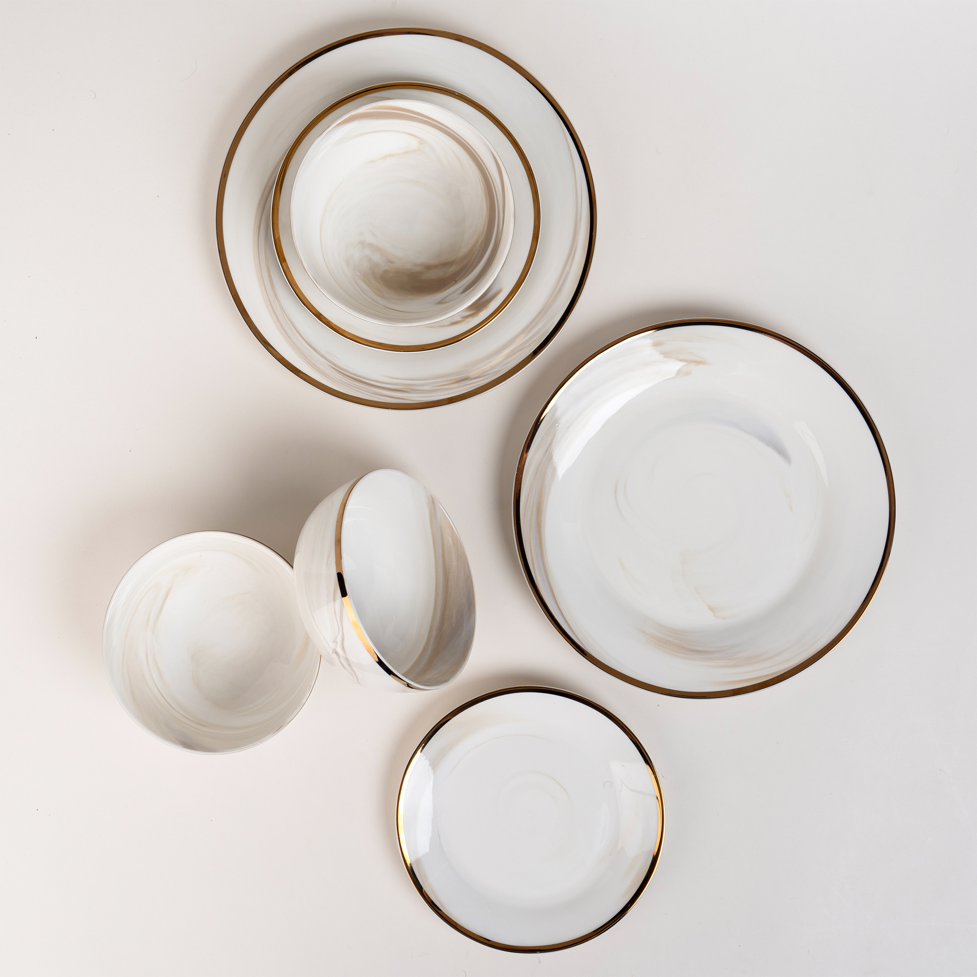 

La Mesa 18 Pcs Porcelain Dinner Set Serve 6 Honey