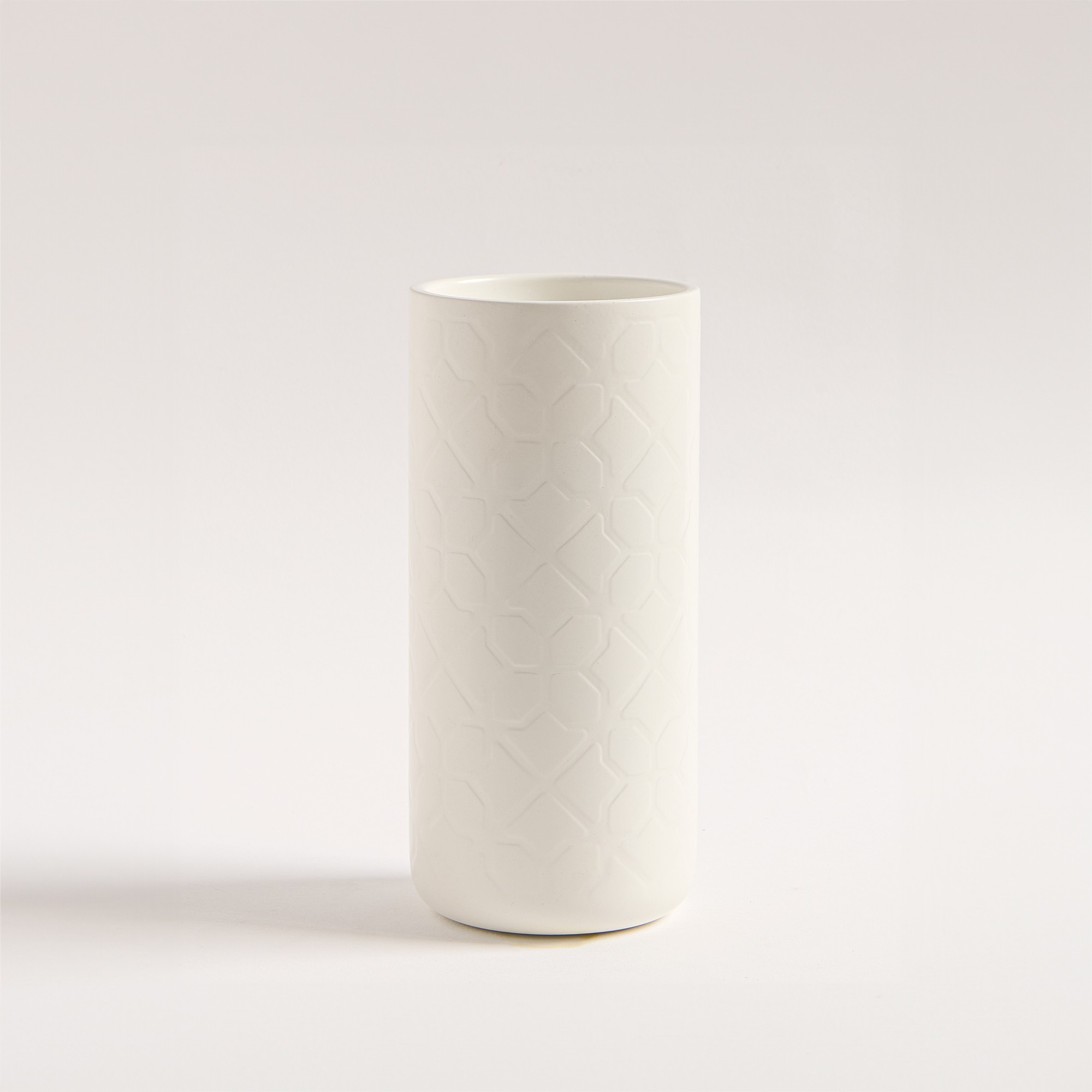 

Safa'a collection white metal candle holder 85*8.5*18 cm