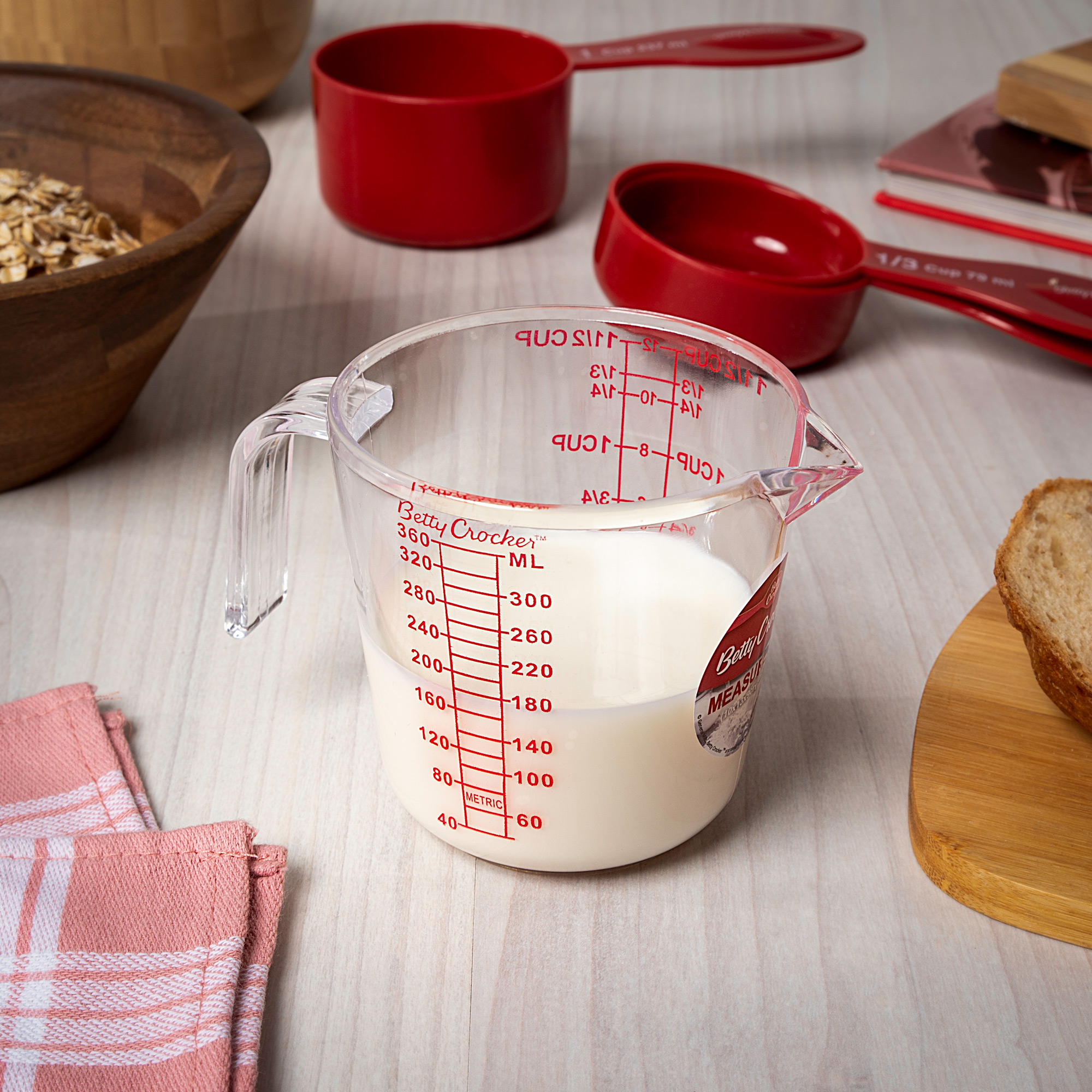

Betty Crocker Plastic Measuring Cup V:360Ml