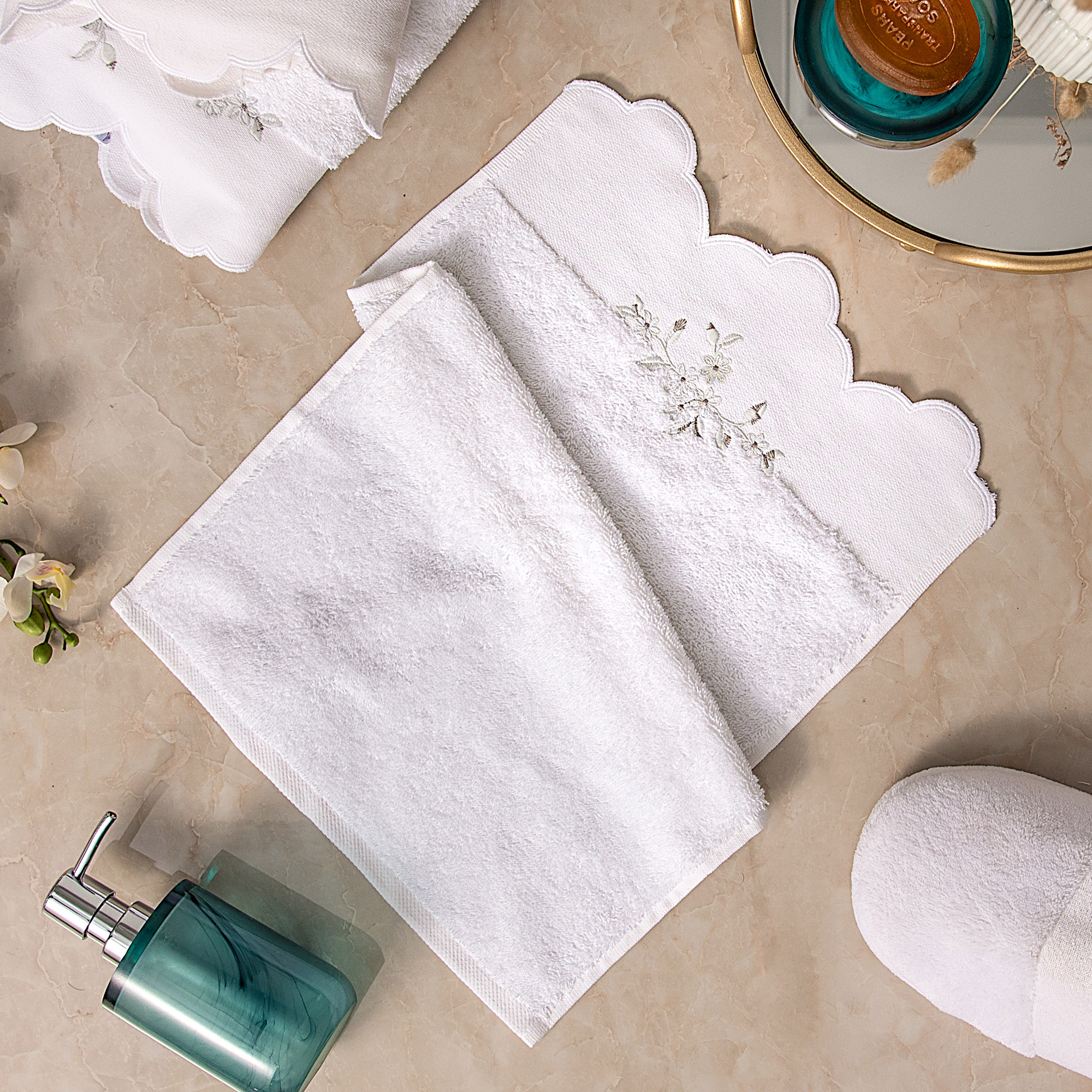 

Scalloped Embroided Border Face Towel White 100% Cotton 30*30 cm