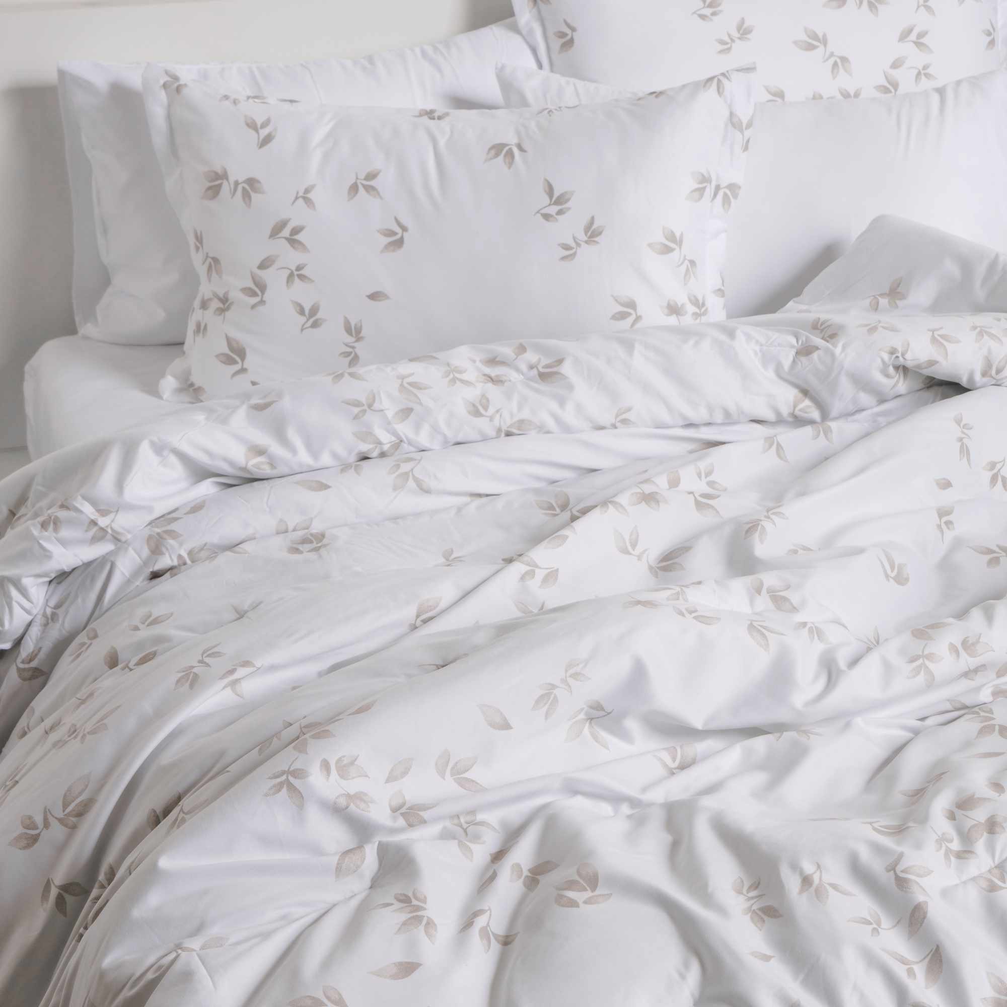 

Cottage white microfiber twin comforter set 4 pcs