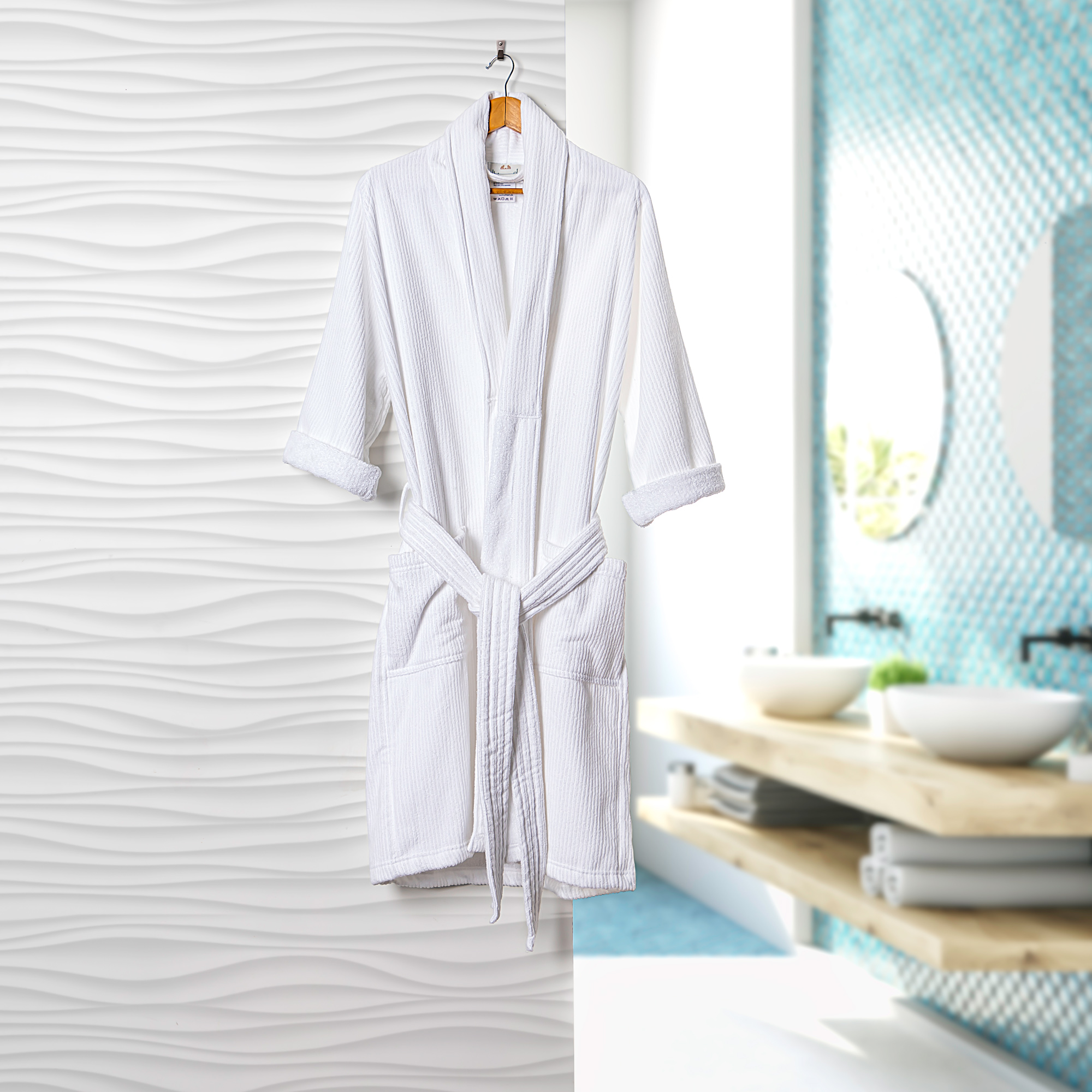 Bath Robe White Ribbed Size: L