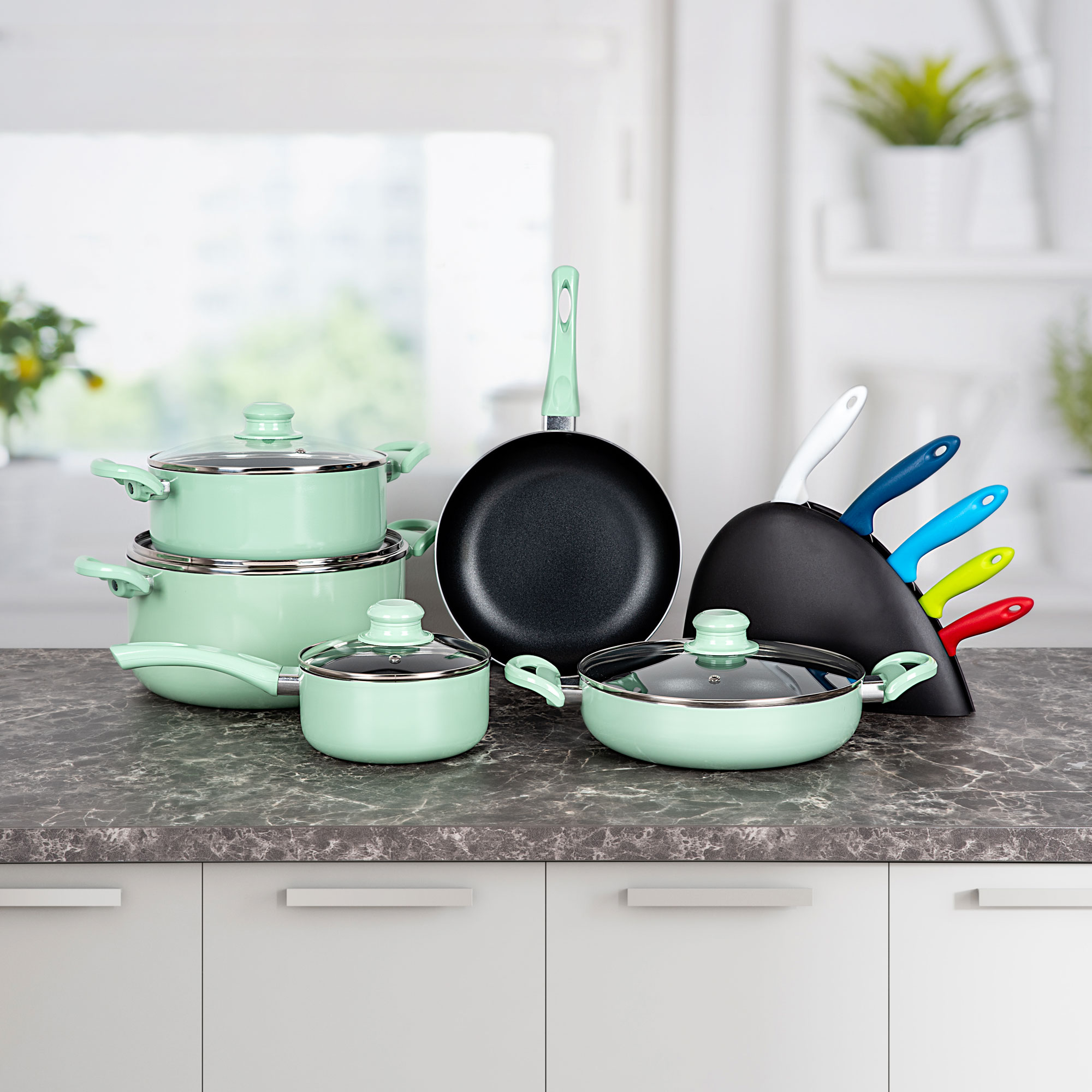Alberto Nonstick Cookware Set 9 PCS Black + Knife Block With 5 Knives Set image number 0